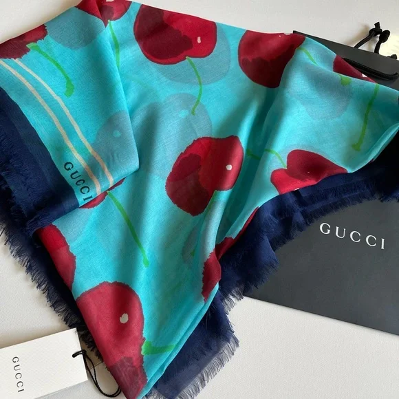 AUTHENTIC NWT GUCCI SHAWL / SCARF - Picture 7 of 13
